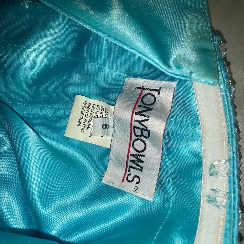 Lt blue cocktail corset dress. Size 6 - Picture 8 of 8